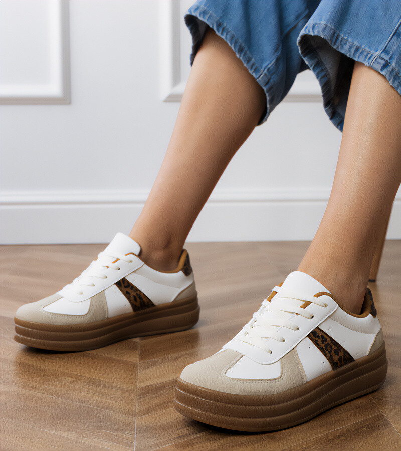 D/CEO White gladiator sandals fastened at the ankle Badana