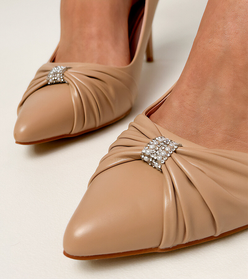 D/CEO Beige classic patent stiletto pumps Spenny