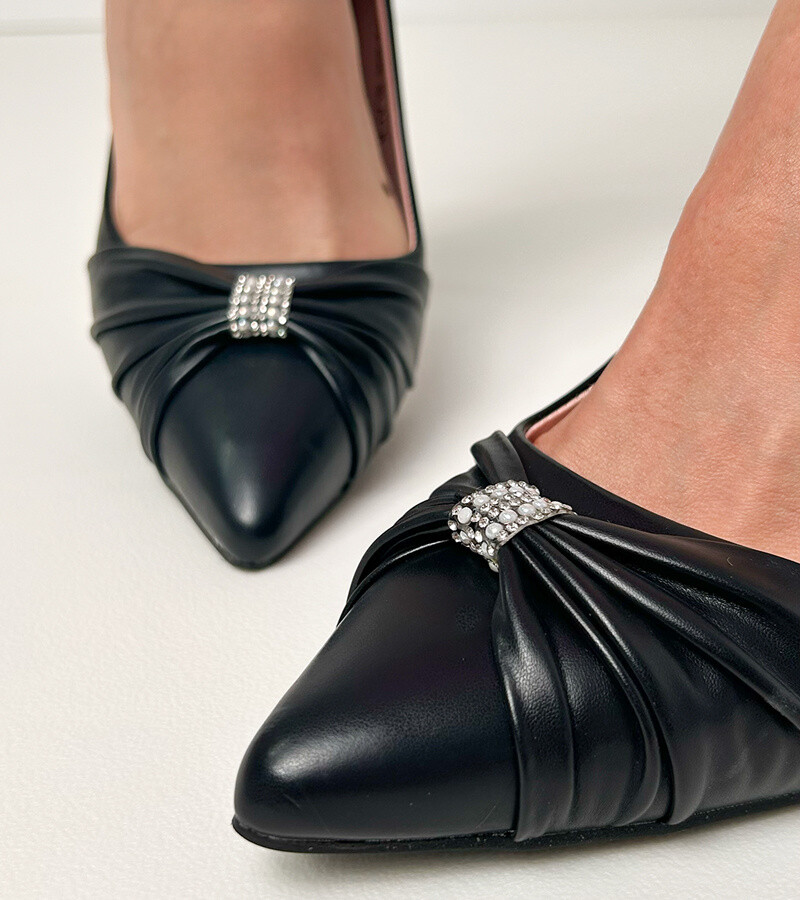 D/CEO Black classic stiletto pumps with rhinestones Bronney