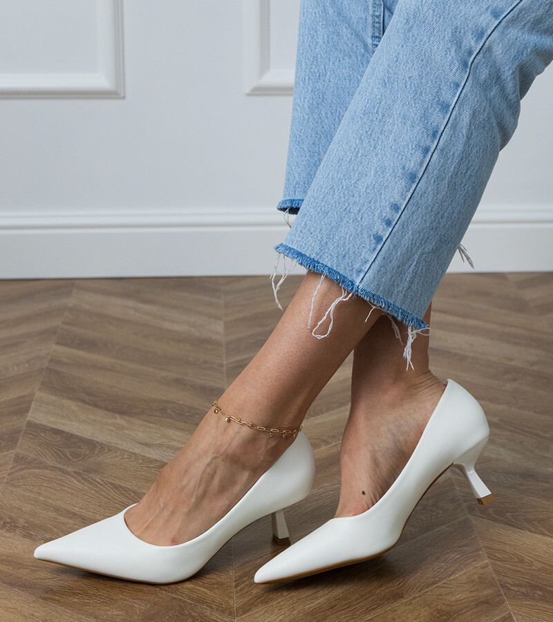 D/CEO White classic low heel pumps Jutas