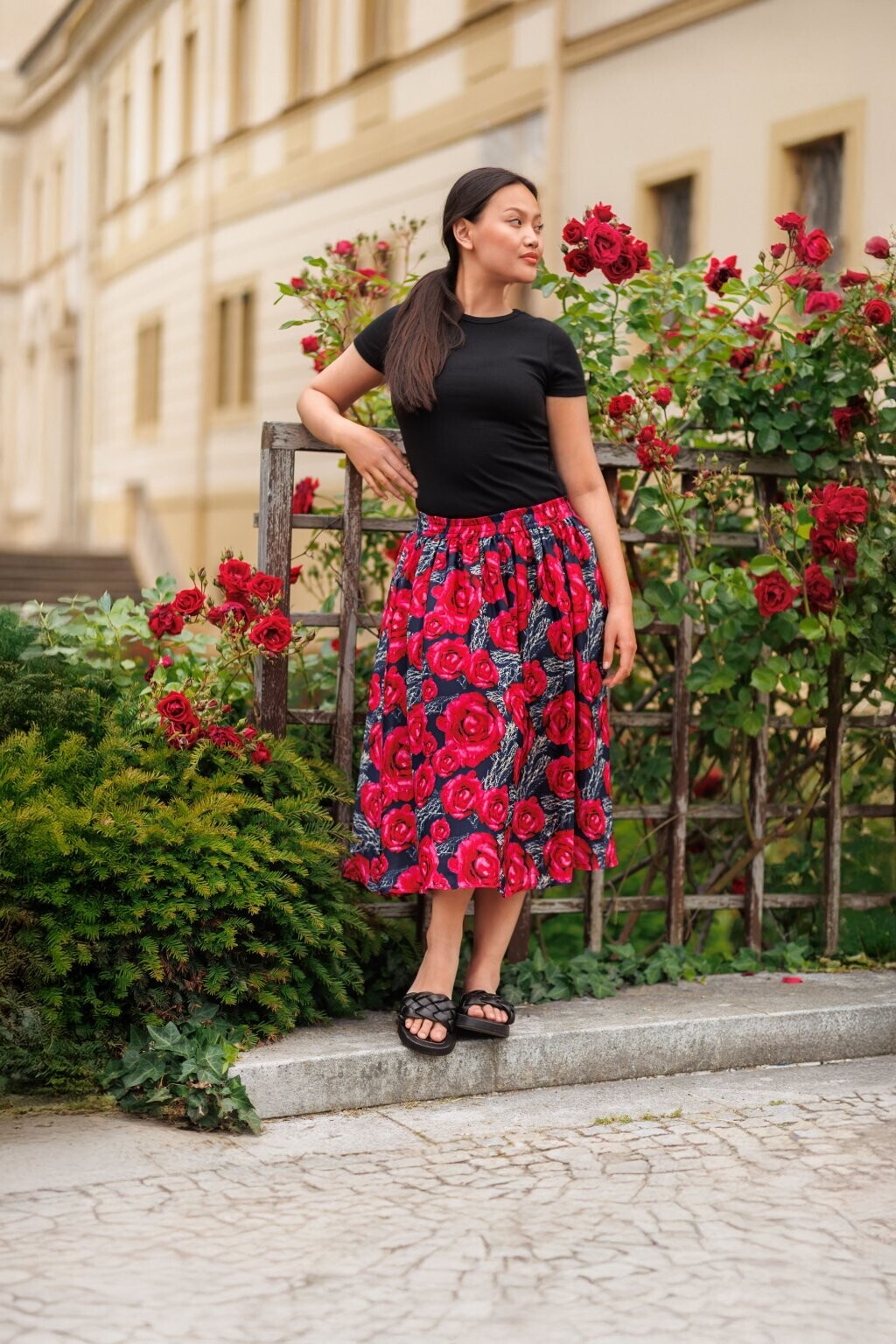 Himalife Kolová maxi sukně s kapsami Rose - tmavě modrá s růžovou Velikost: S/M