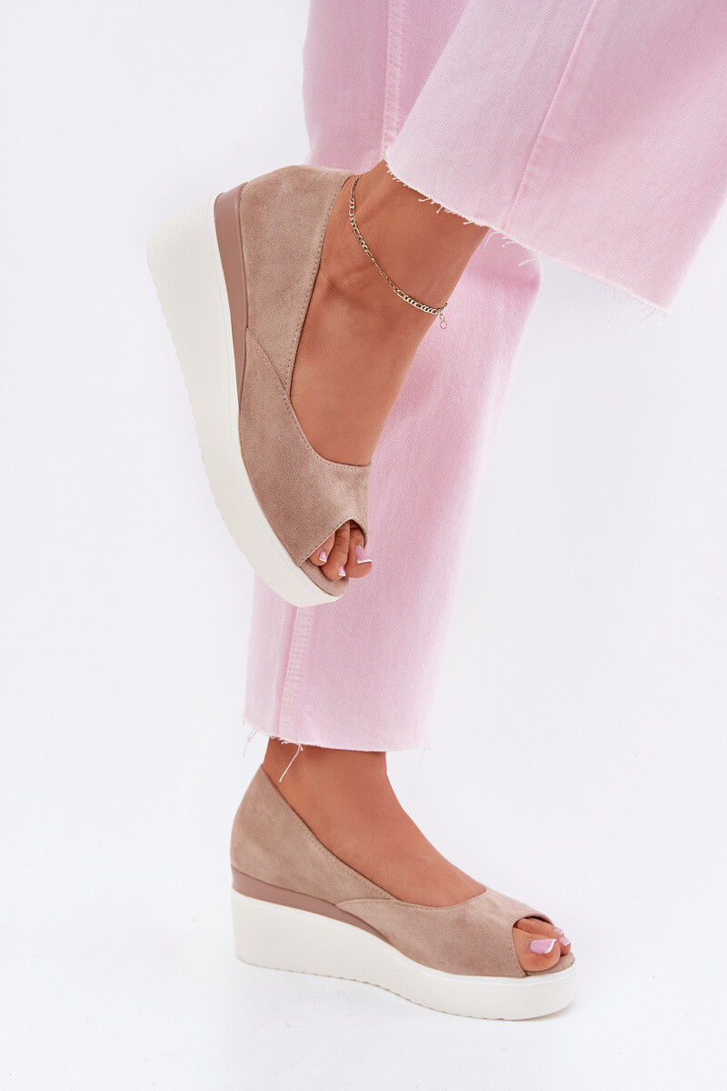 Boto Dámské sandály na klínu z eko semiše béžové Velira