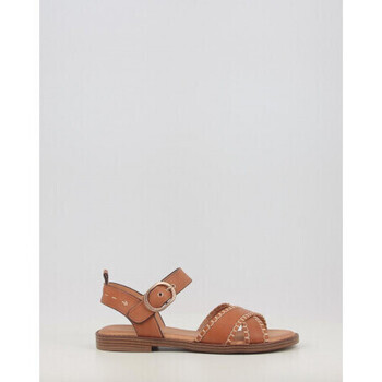 Carmela  16220401  Hnědá