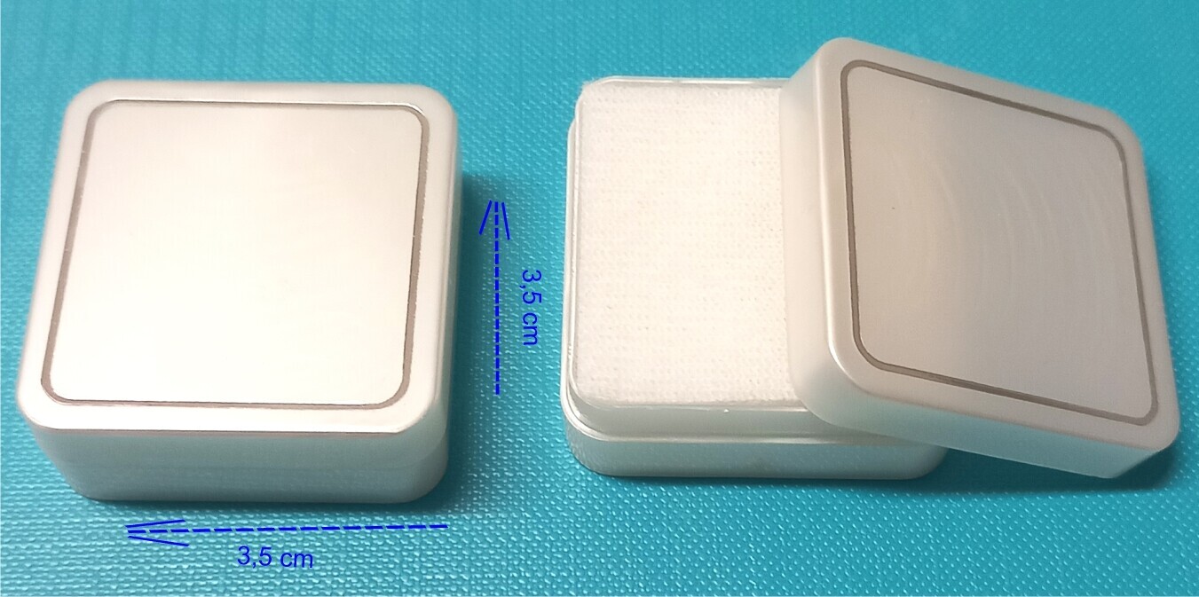 Plastová krabička Perleť 3,5x3,5 - bílá-průhledná