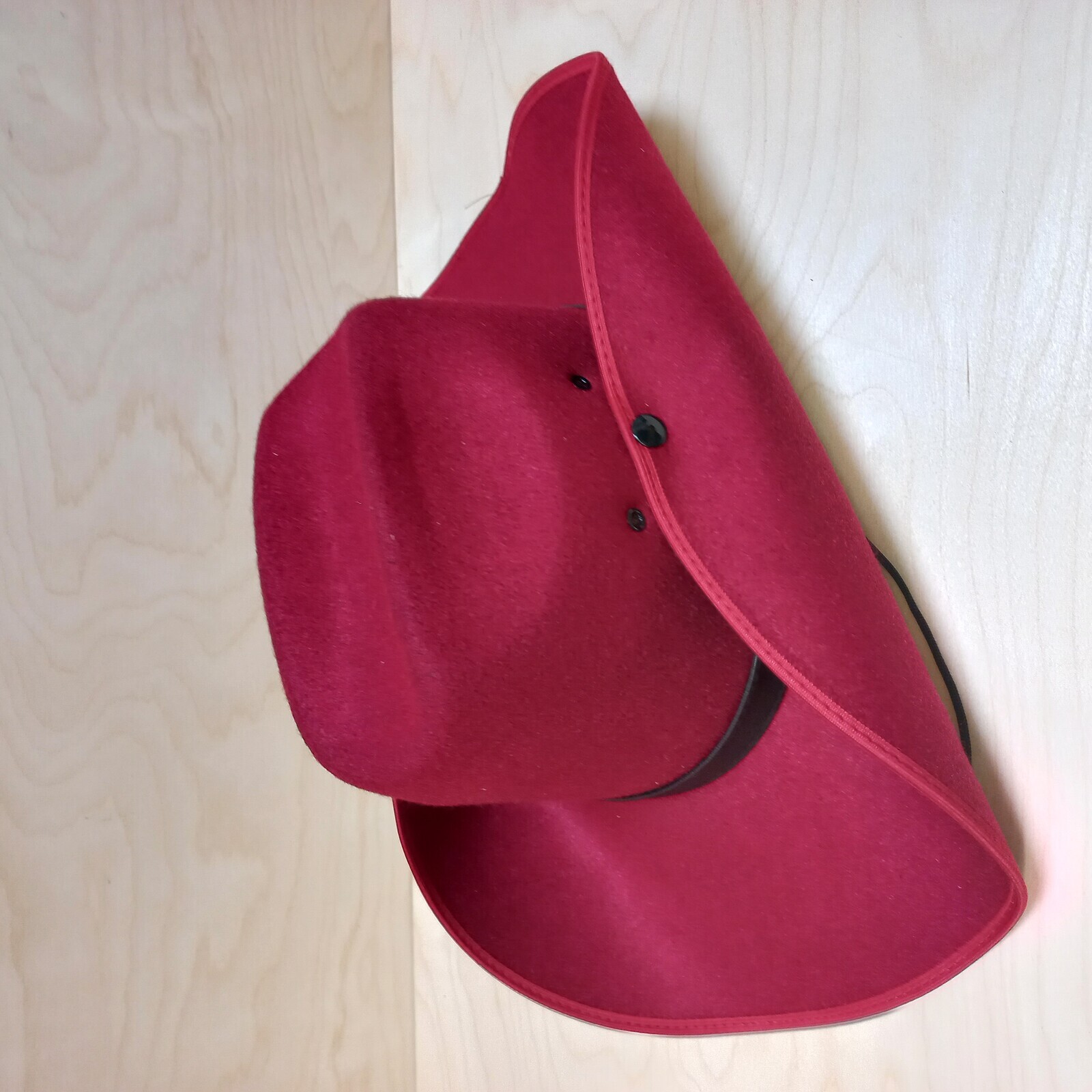 Westernový klobouk z umělého filcu - červený, 52