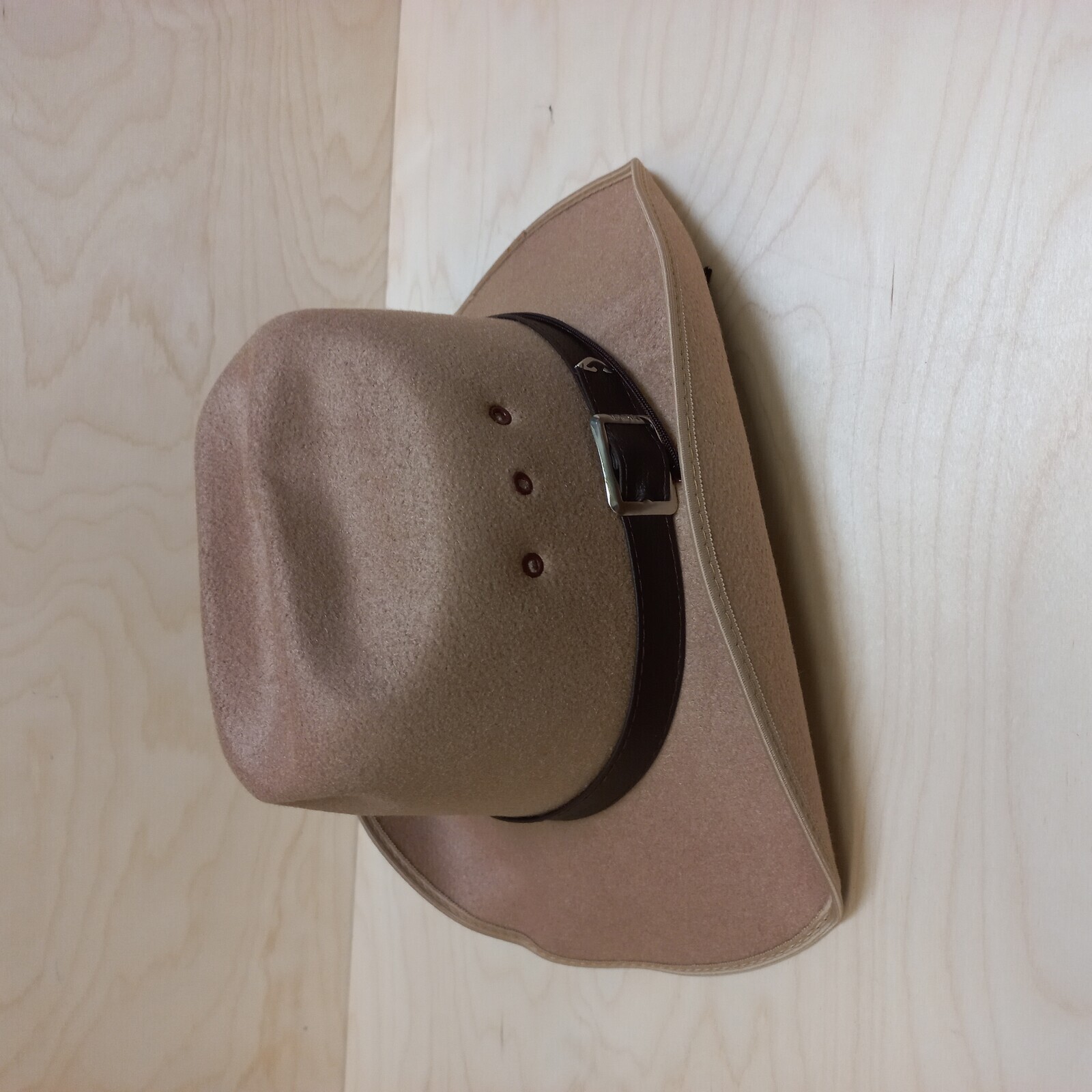 Westernový klobouk z umělého filcu - světle hnědý, 52