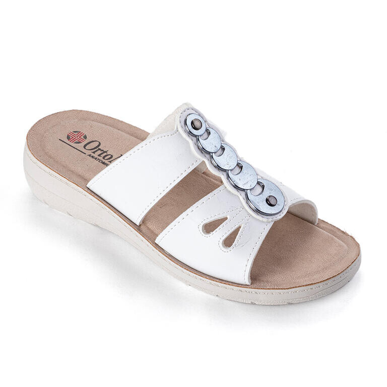 Dámské pantofle na klínku se stříbrným zdobením