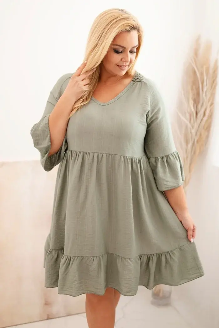 Kesi Włoski Dámské viskózové šaty Plus Size s ažurovou ozdobou khaki