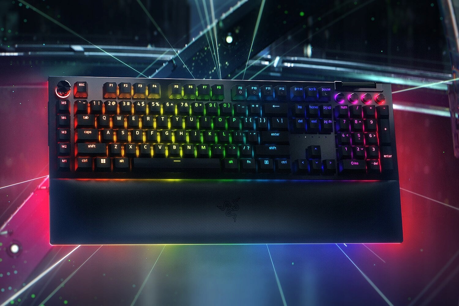 Razer BlackWidow V4 Pro herní klávesnice, mechanická, 8 makro kláves Uk l