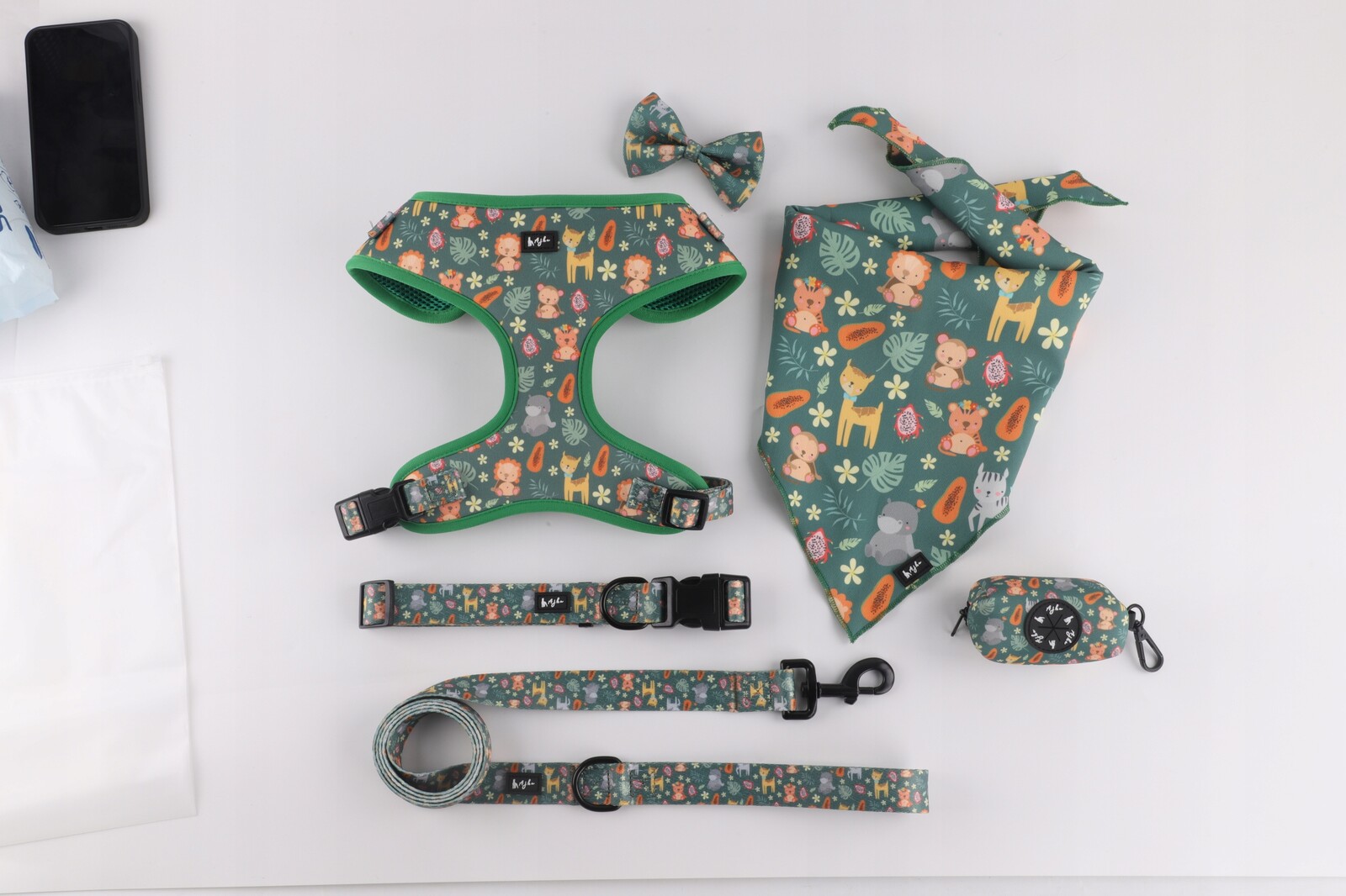 Komplet Vycházkový set pro psa obojek vodítko postroj šátek motýlek velikost L