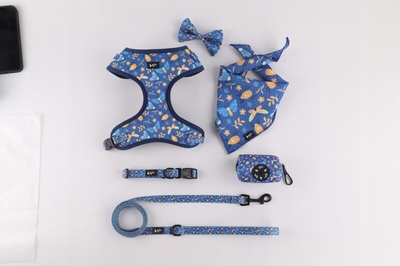 Stylový vycházkový set pro psa obojek vodítko postroj šátek motýlek vel. S