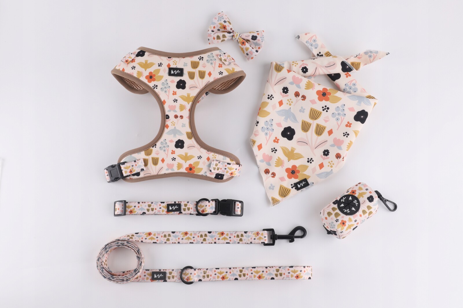 Květinový vycházkový set pro psa obojek vodítko postroj šátek motýlek vel. M