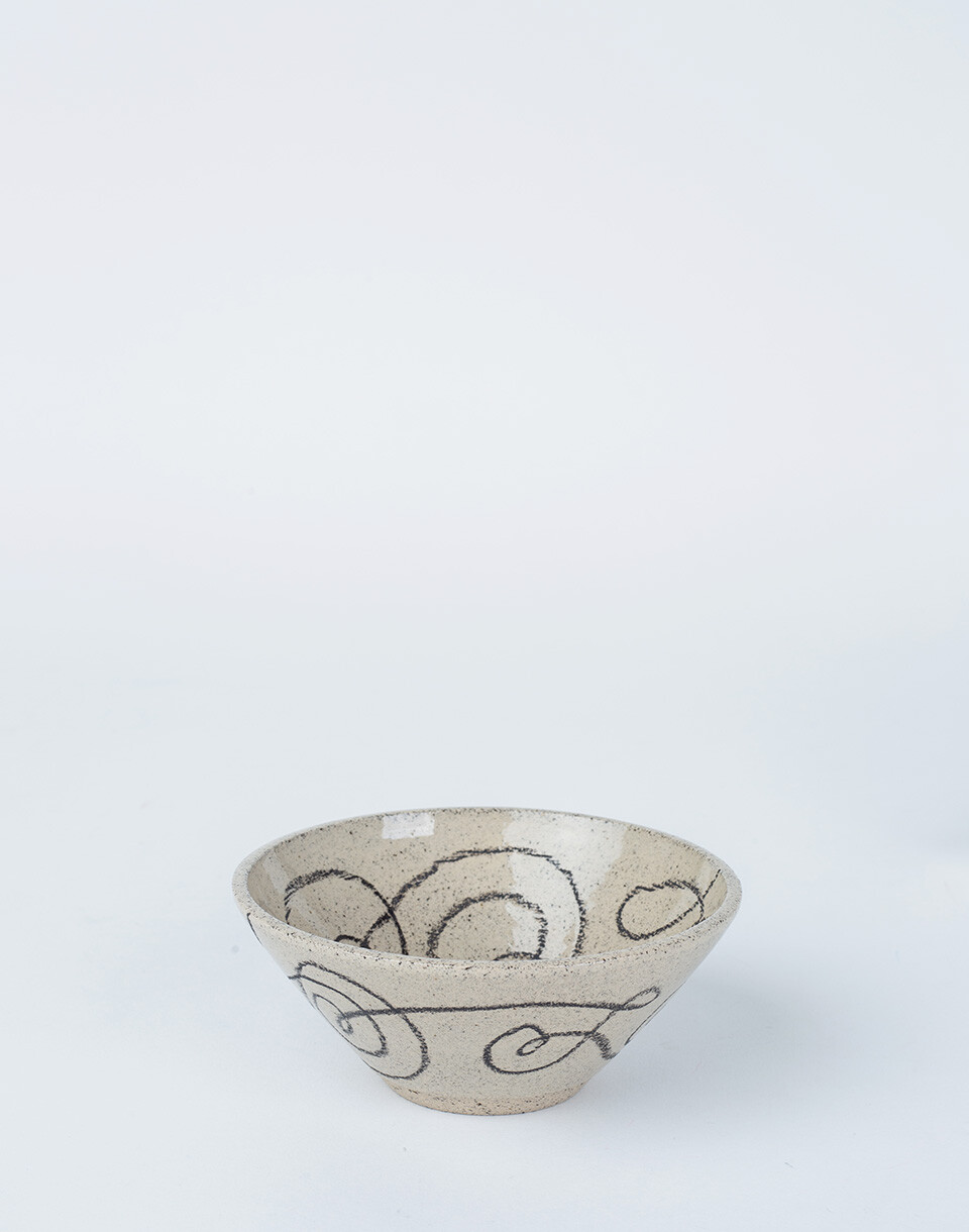 In August Company Small Ramen Bowl Wavy drawing