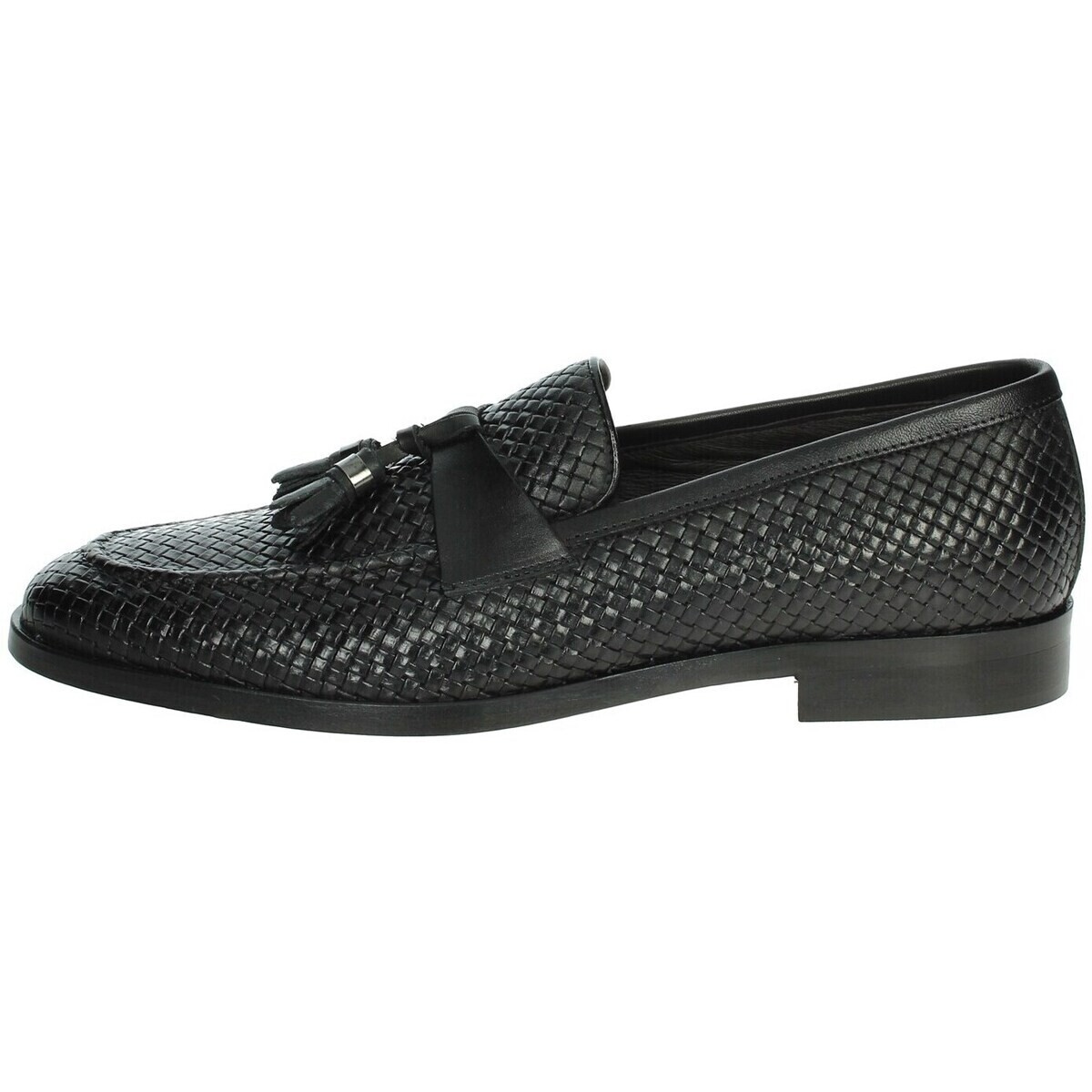 Exton  1831  Černá