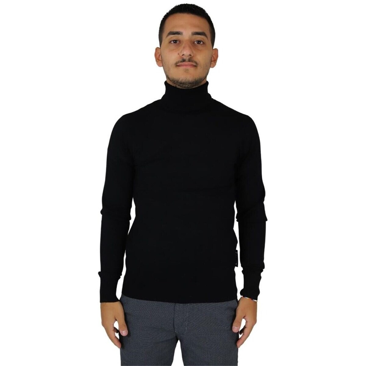 Richmond X  UWA24142LU  Černá