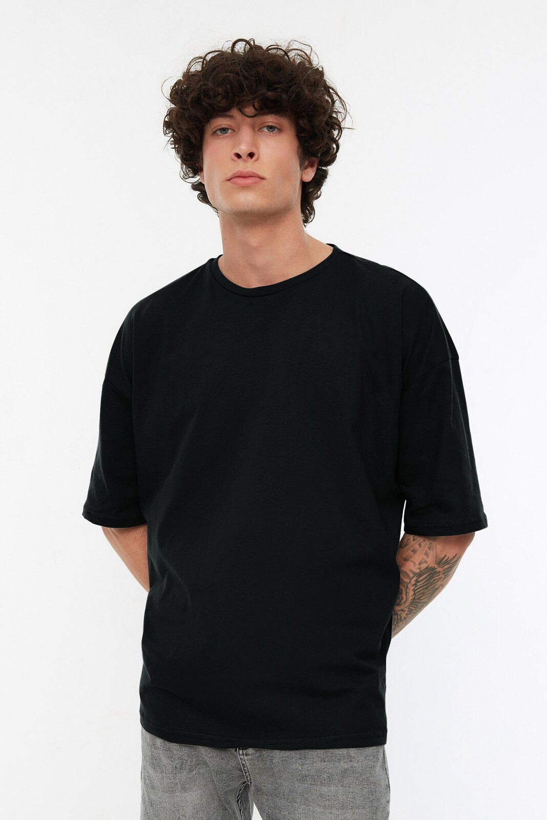 Pánské černé oversize/široké tričko Basic ze 100% bavlny Trendyol