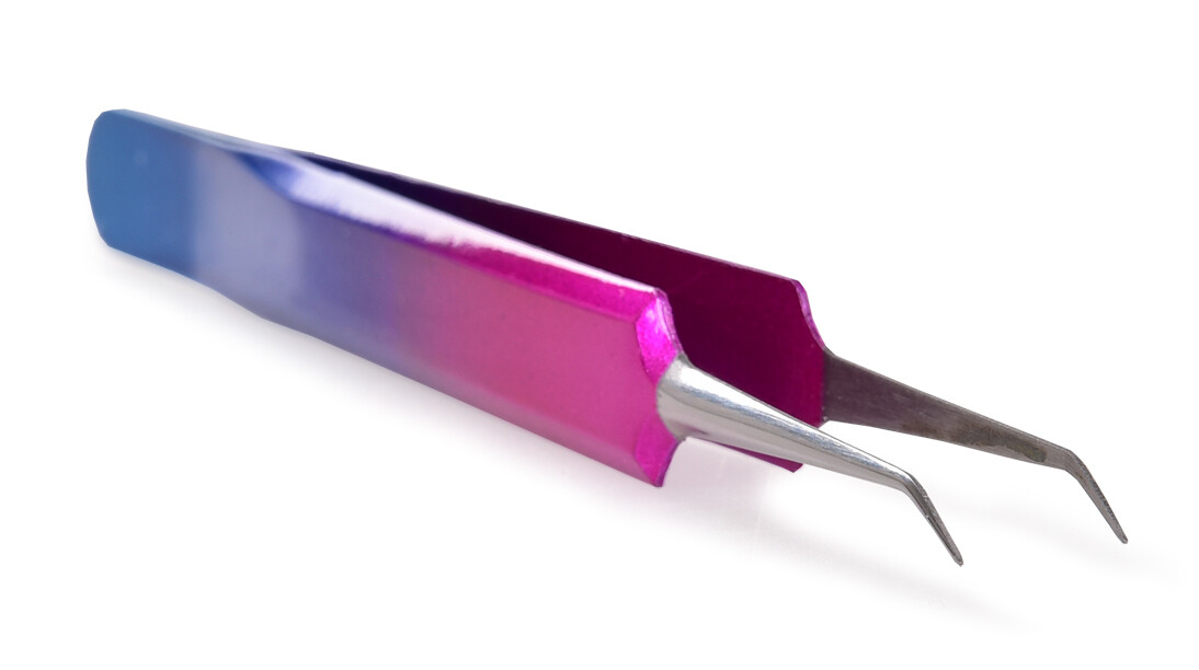 BEAUTY | Pinzeta ohnutá z nerezové oceli | precizní epilace & úprava detailů