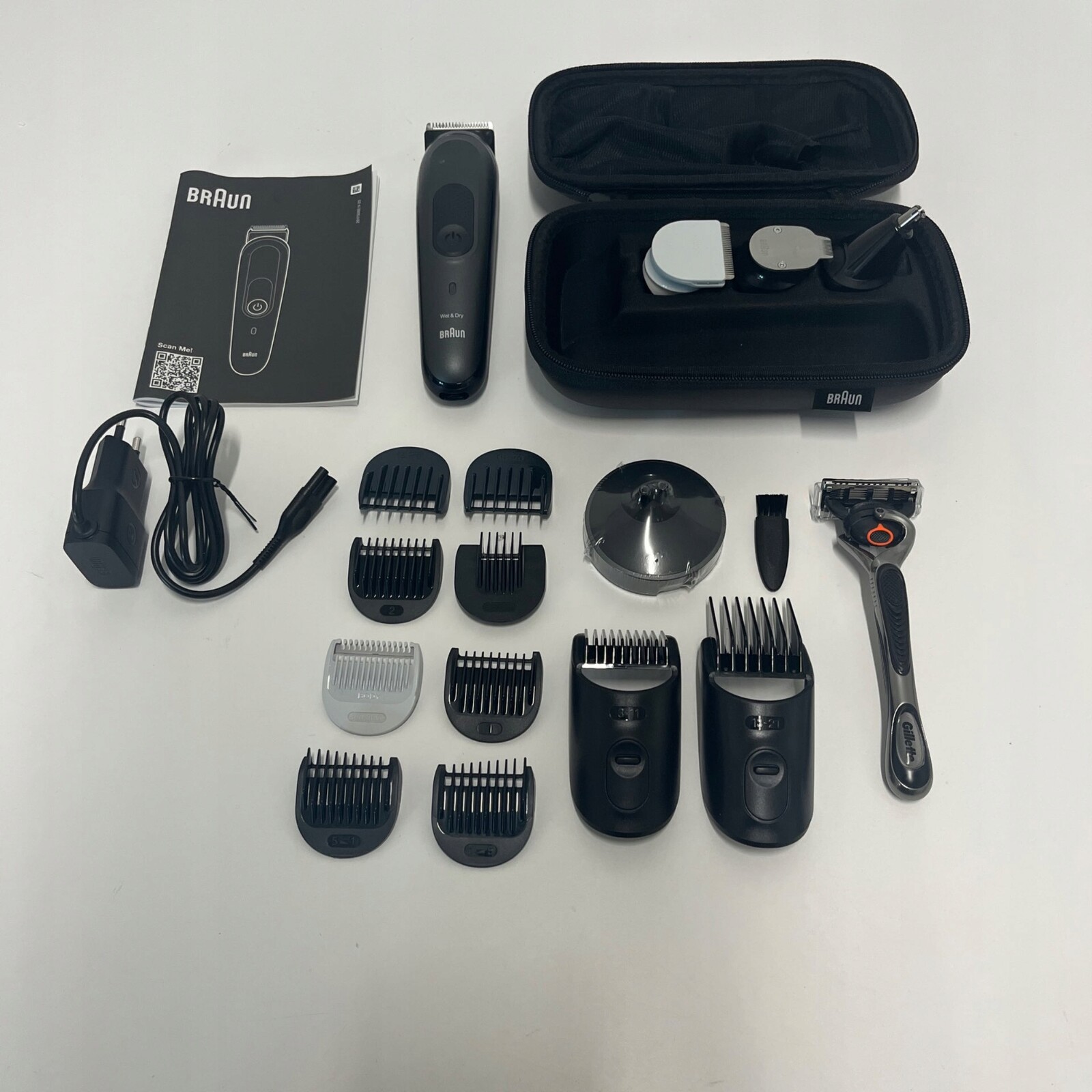 Braun All-In-One sadou pro péči o vousy, 17v1 trimmer/vousař, MGK7491