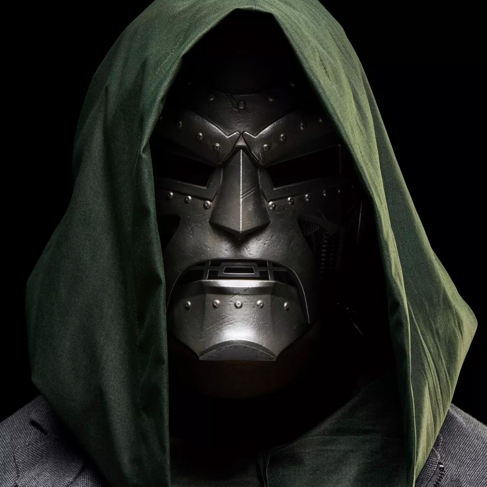 Hasbro | Doctor Doom - replika helma Doctor Doom Premium