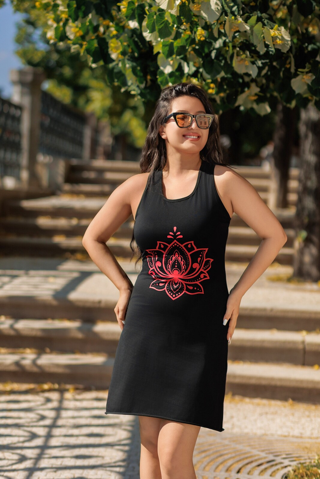 Himalife Šaty Lotos - černá s červenou Velikost: S