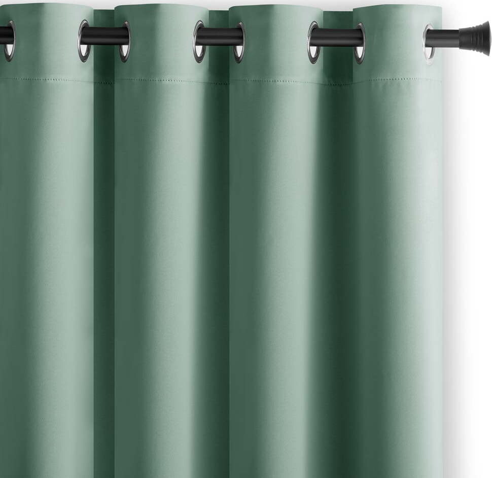 Světle zelený zatemňovací závěs 140x270 cm Eyelets – Restilo