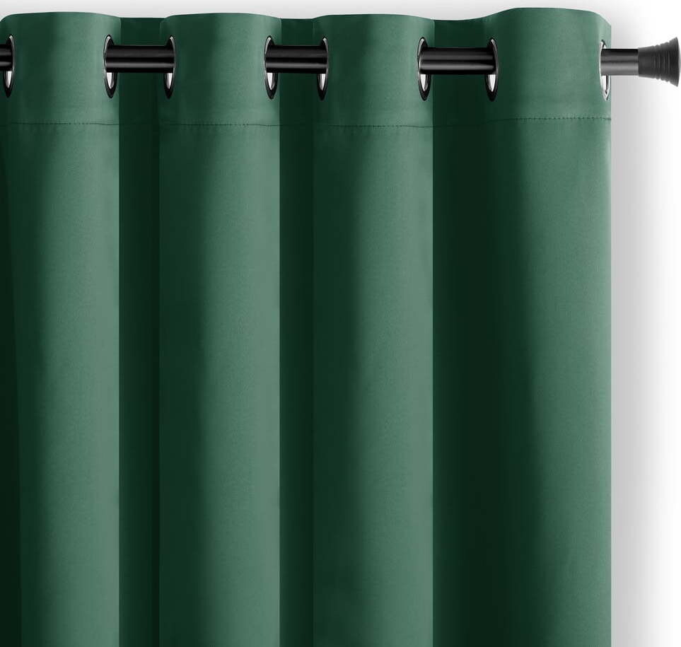 Tmavě zelený zatemňovací závěs 140x270 cm Eyelets – Restilo
