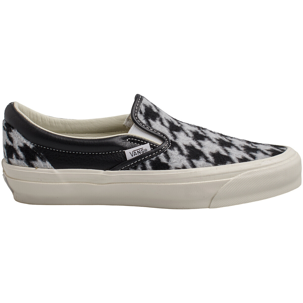 Vans  VN000CSEBLK1-VNBLK  Černá