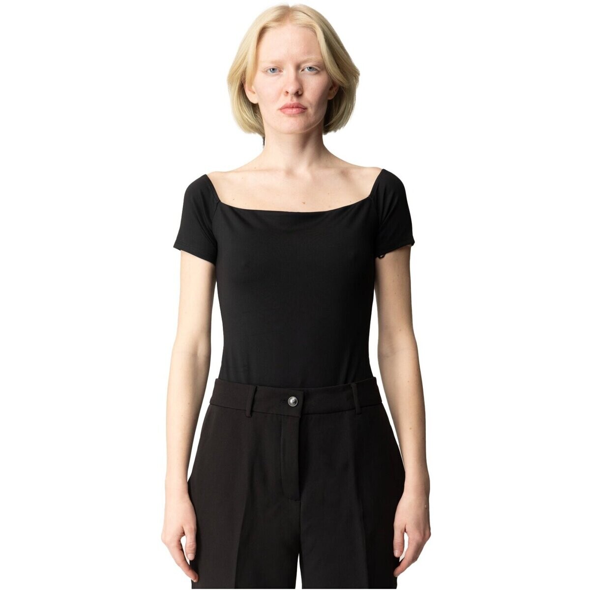 Guess  W4YP26 KC7M0  Černá