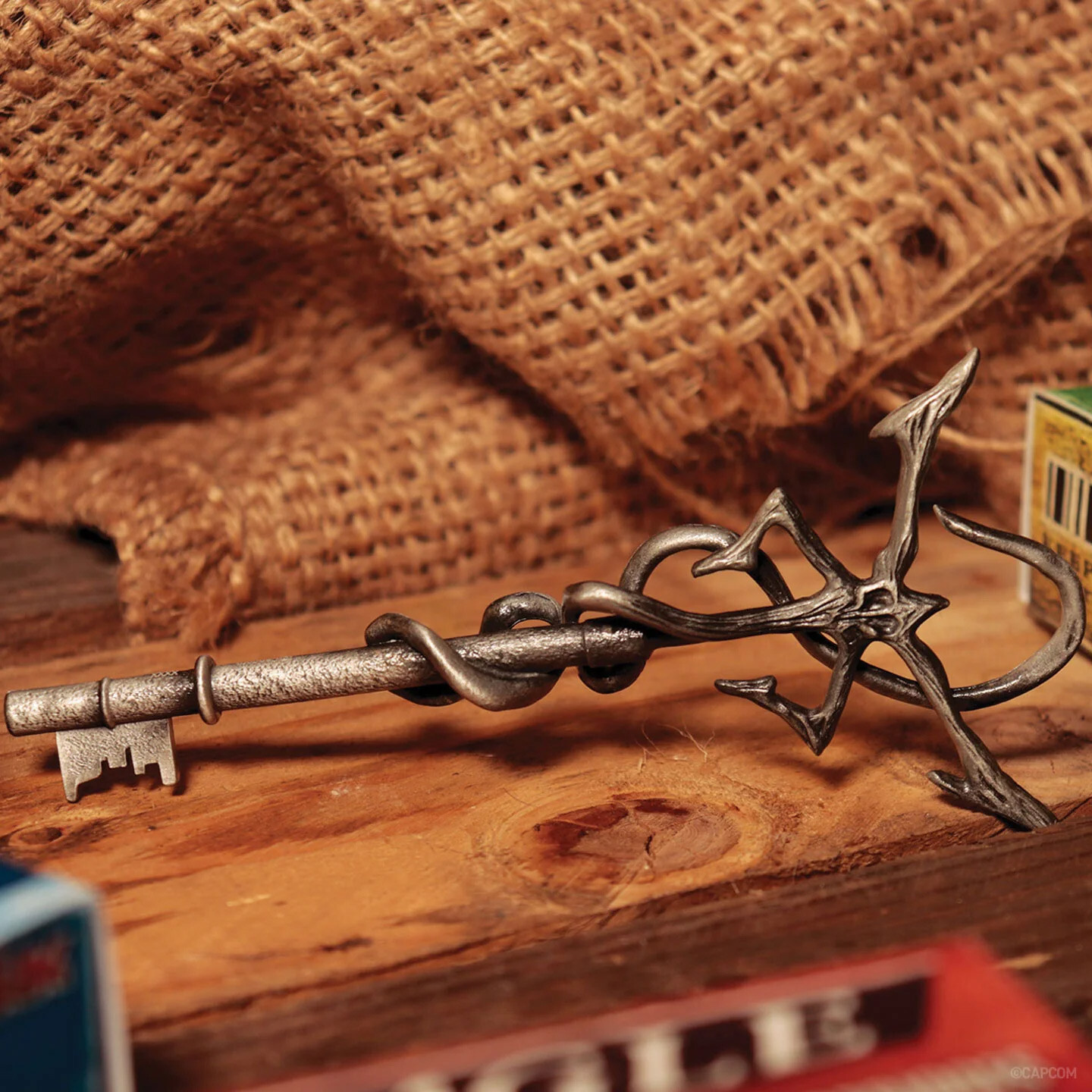 FaNaTtik | Resident Evil 4 - Replica 1/1 (Limited Edition) Insignia key