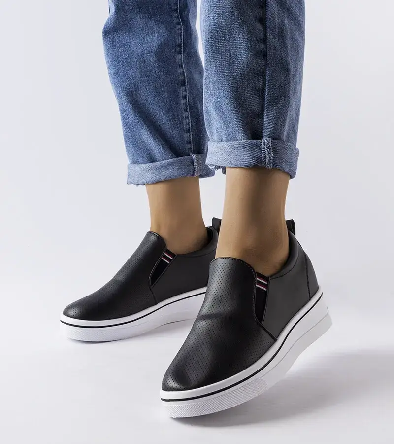 Gemre Black Wedge Sneakers Dionisia