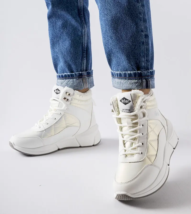 Lee Cooper - producent White insulated shoes Lee Cooper