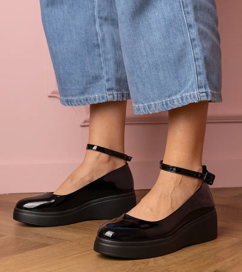 Gemre Black patent leather platform oxfords Tanga