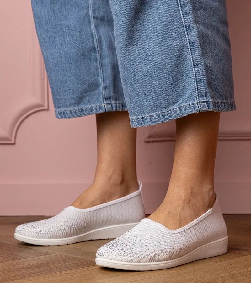 Gemre White women's sneakers with rhinestones Luizet