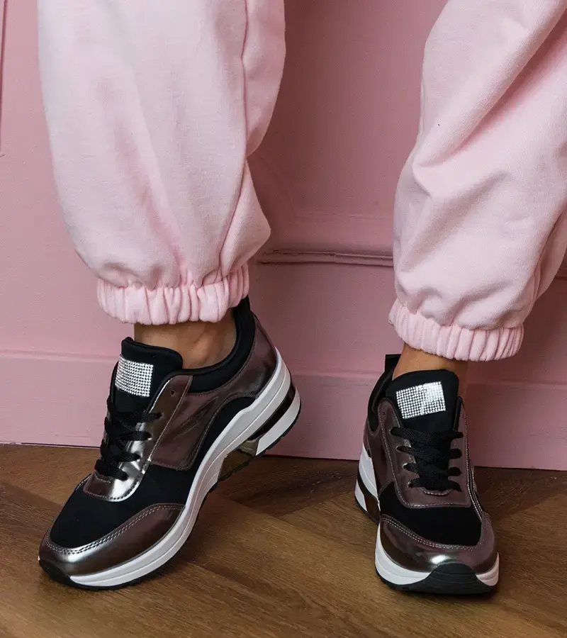 Gemre Black sneakers with rhinestones and metallic insert Garsi