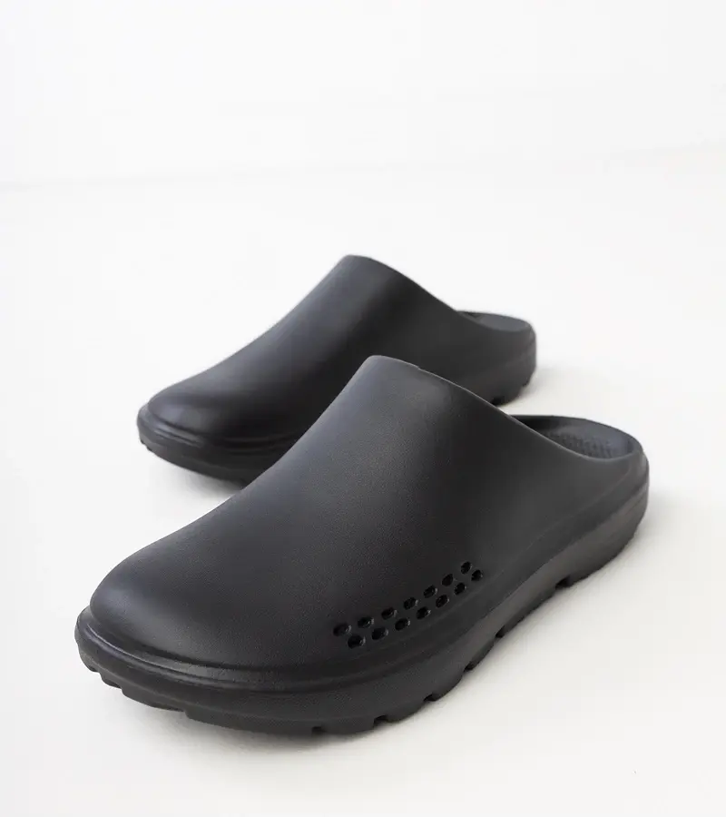 Gemre Men's closed-toe black slides Arnos