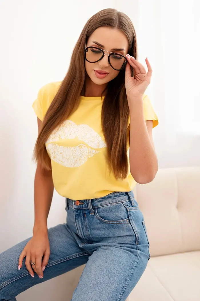 Kesi Dámská bavlněná blůza s krátkým rukávem a potiskem rtů žlutá