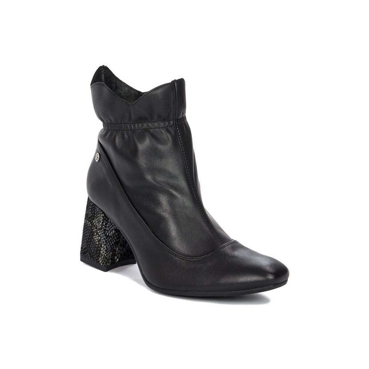 Maciejka  0528701006  Černá