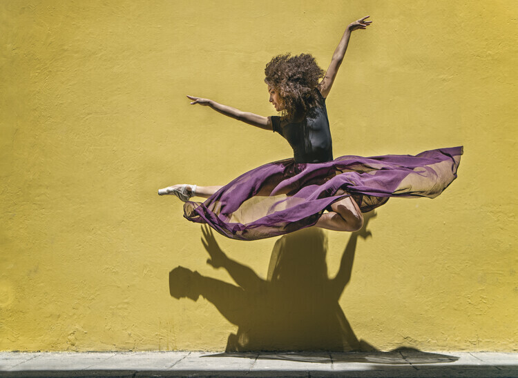 Joan Gil Raga Fotografie Brenda jumping, Joan Gil Raga, 40 × 30 cm