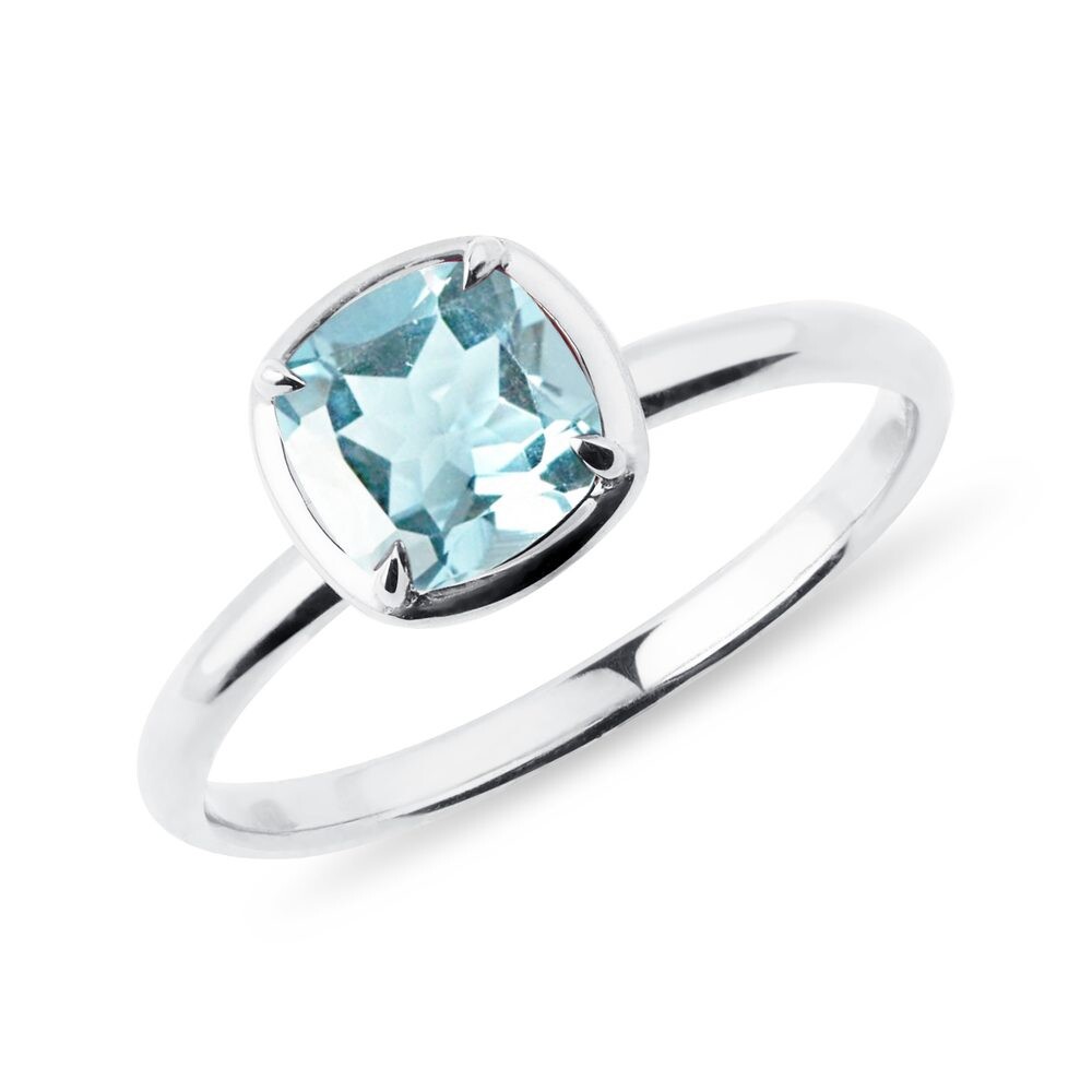 Prsten z bílého zlata se sky topazem v brusu cushion KLENOTA
