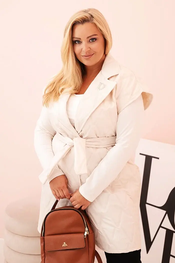 Kesi Włoski Dámská vesta Plus Size prošívaná s páskem a límcem světlá béžová