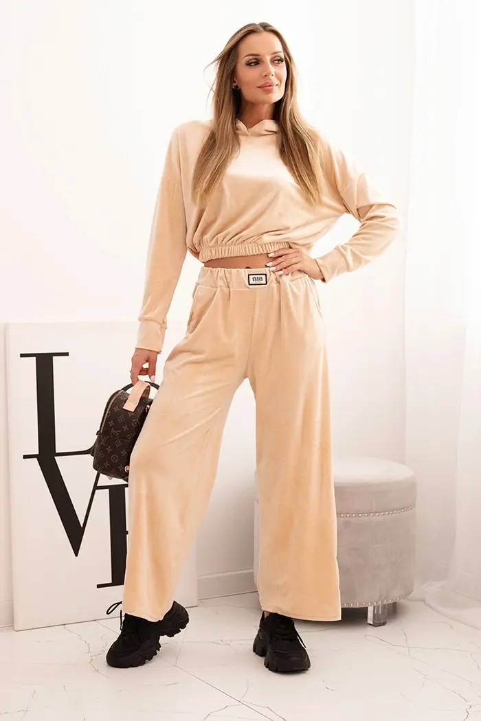 Kesi Włoski Dámská souprava z veluru se širokými nohavicemi a mikinou s kapucí béžová