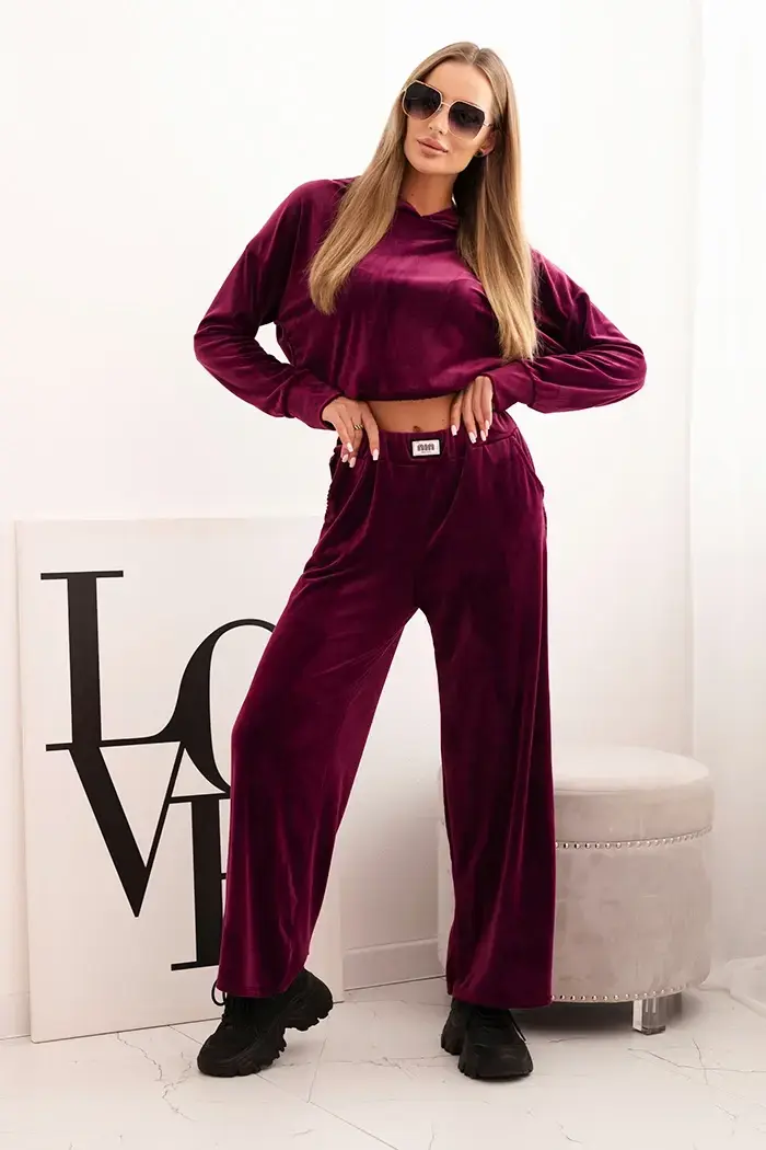 Kesi Włoski Dámský velurový komplet tepláků se širokými nohavicemi a mikinou s kapucí švestkový
