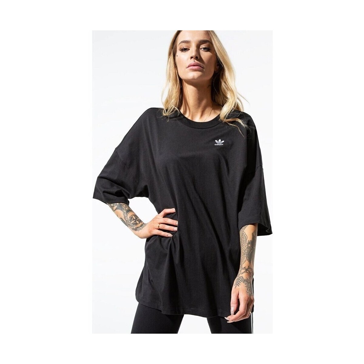 adidas  ADIDASTSHIRTSSRELAXED  Černá