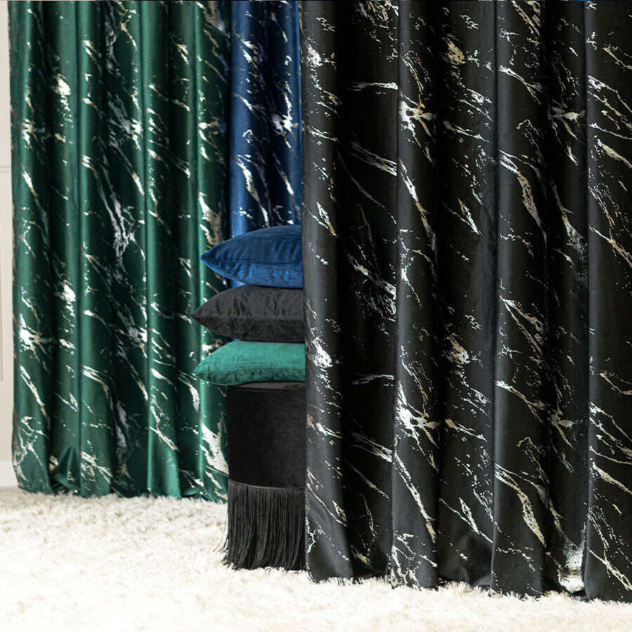 Dekorační vzorovaný závěs s kroužky MARMA 111 černá/stříbrná 140x250 cm (cena za 1 kus) MyBestHome