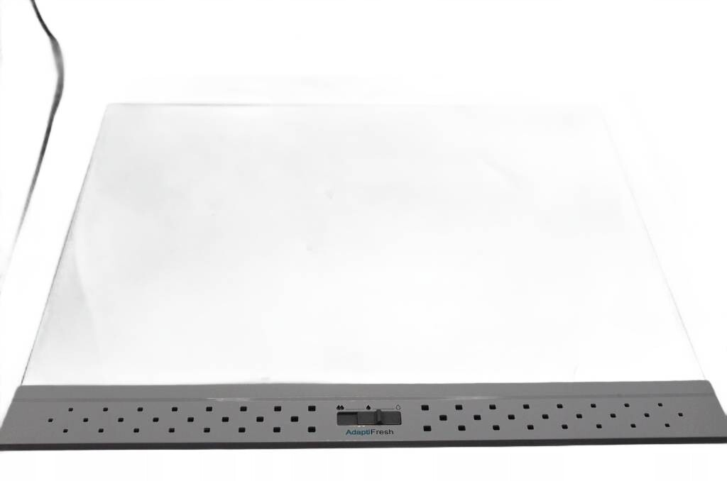 Police s ventilačním kanálem chladničky Sharp 42238307