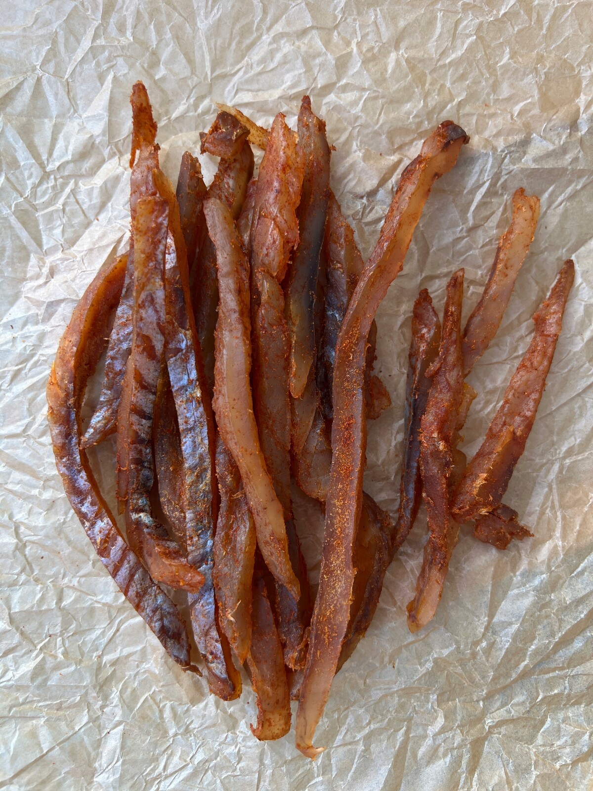 Sušené proužky z karmínu se sladkou paprikou 1 kg svačinka k pivu