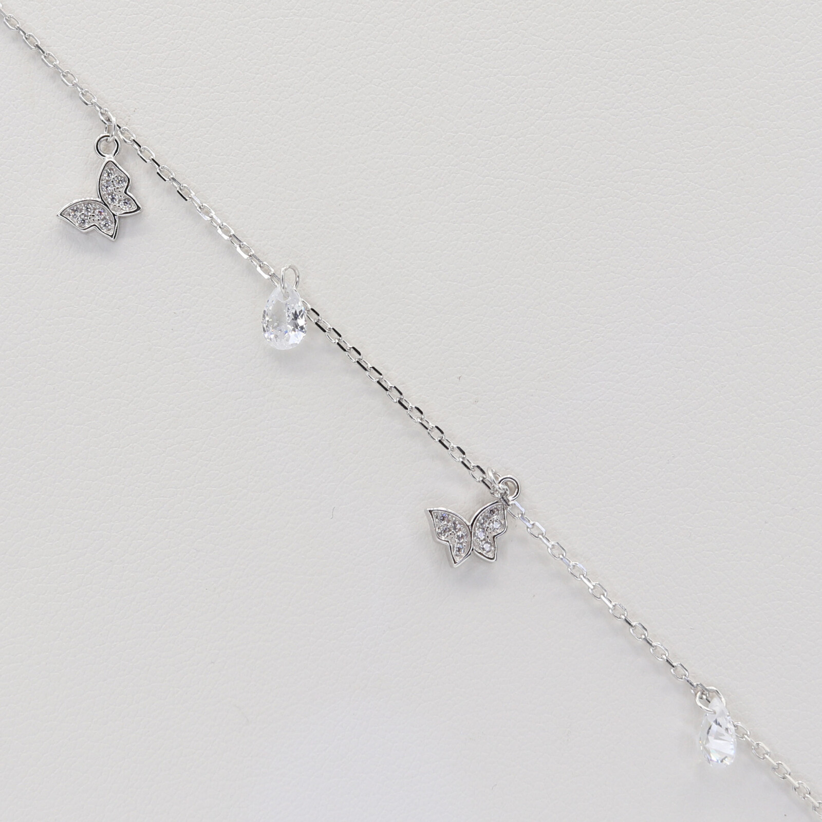 Stříbrný náramek B2003