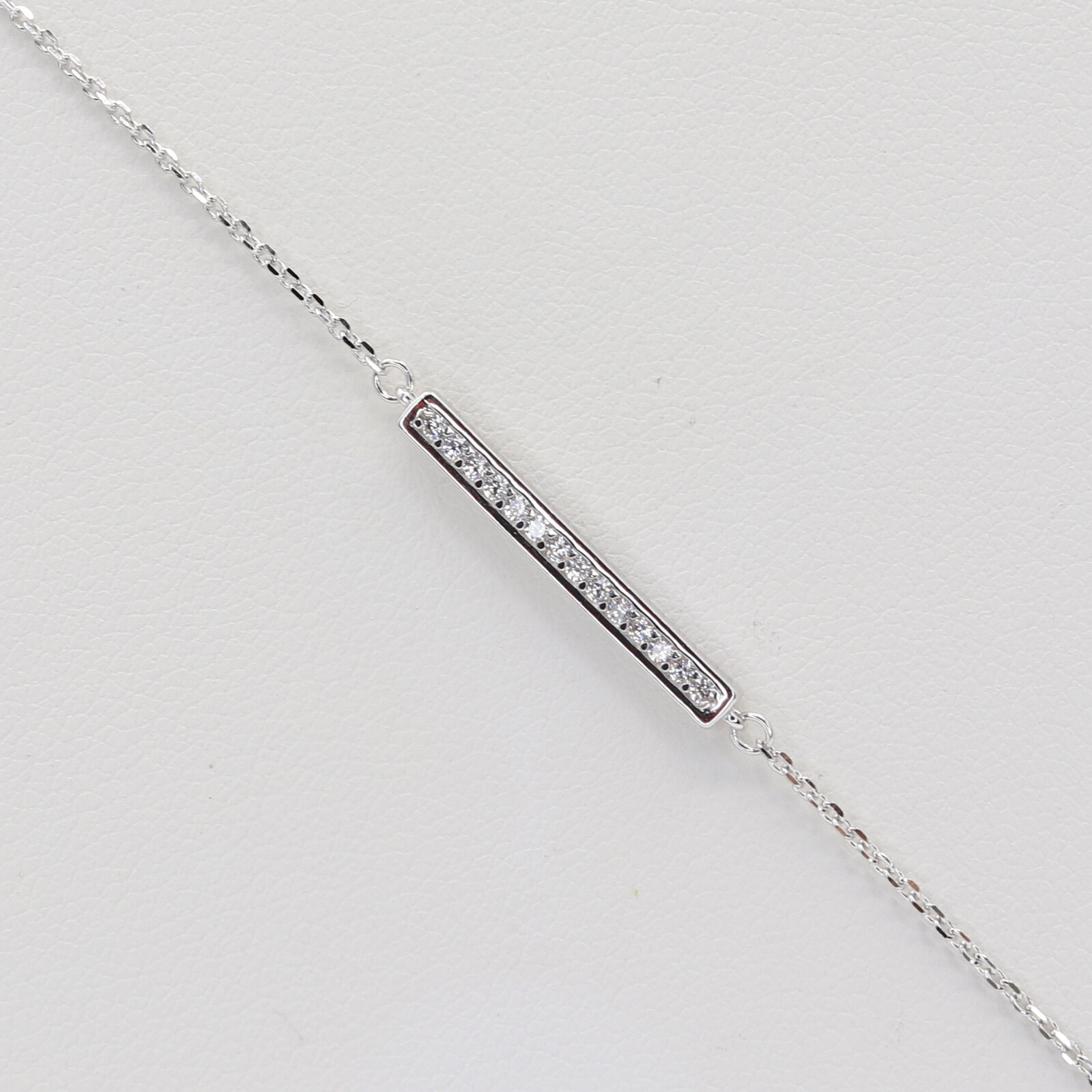 Stříbrný náramek B2035