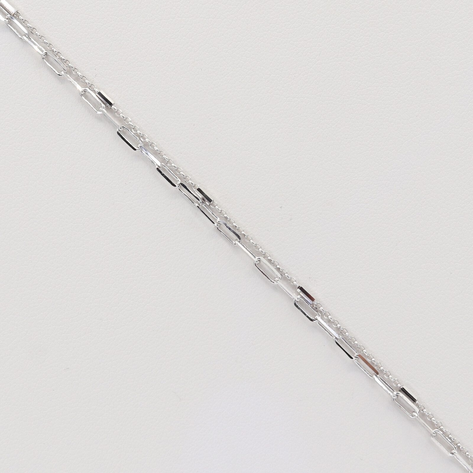 Stříbrný náramek B2071