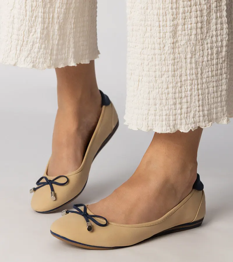 Gemre Beige ballet flats adorned with a bow Maddalena